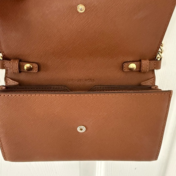 Michael Kors Brown Wallet on Chain Crossbody Bag with Gold Hardware - Picture 4 of 12